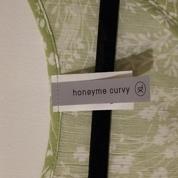 Honeyme Curvy Floral 🌻size XL - Picture 2 of 4